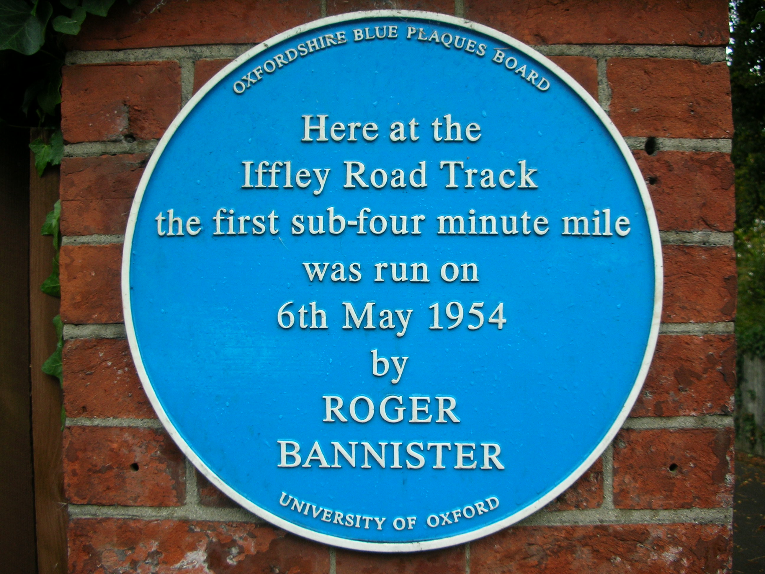 http://upload.wikimedia.org/wikipedia/commons/7/79/Iffley_Road_Track,_Oxford_-_blue_plaque.JPG