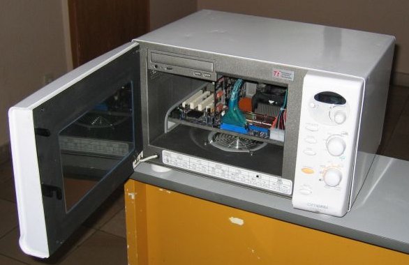 [تصویر:  Casemodding_microwave.JPG]