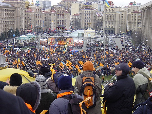 Protesters at Independence Square on the first day of the Orange Revolution