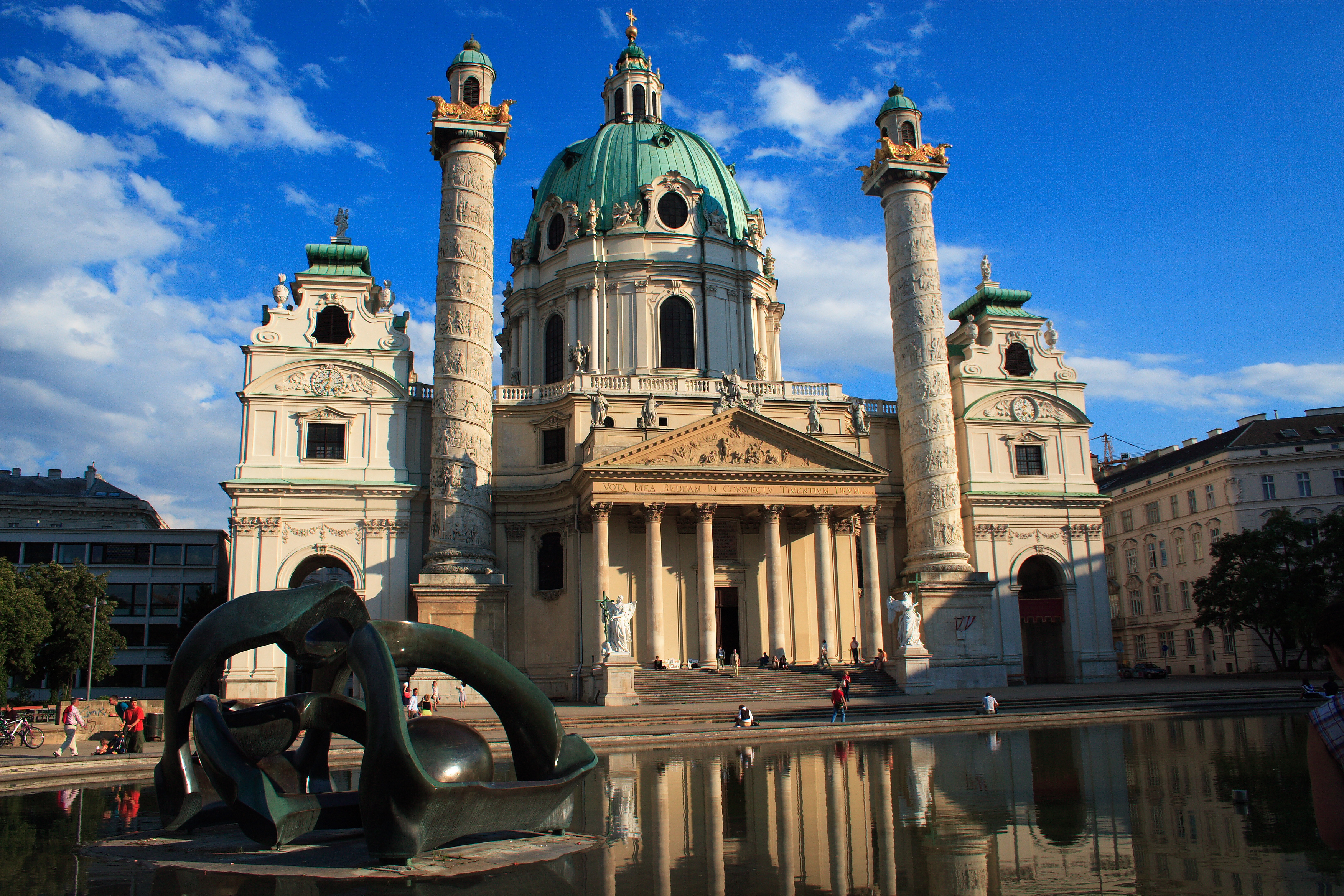 http://upload.wikimedia.org/wikipedia/commons/7/7b/Karlskirche,_Vienna.jpg