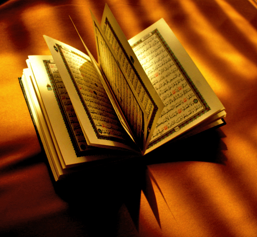 En Gl Kitap KUR'AN Opened_Qur'an