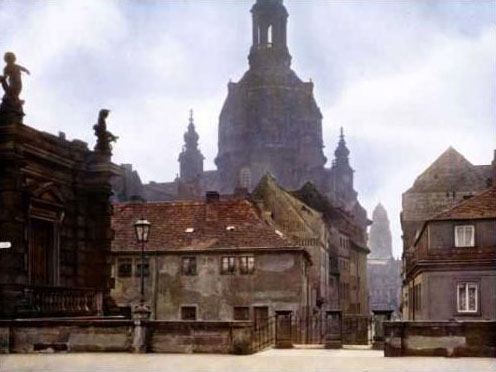 Blick von der Brühlschen Terrasse auf Frauenkirche, 1916 (frühe Farbphotographie).