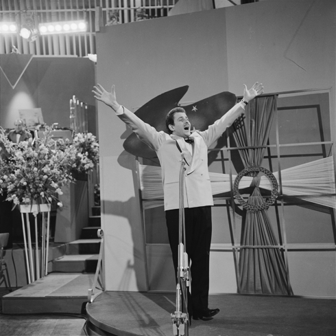 :Eurovision Song Contest 1958 - Domenico Modugno.png