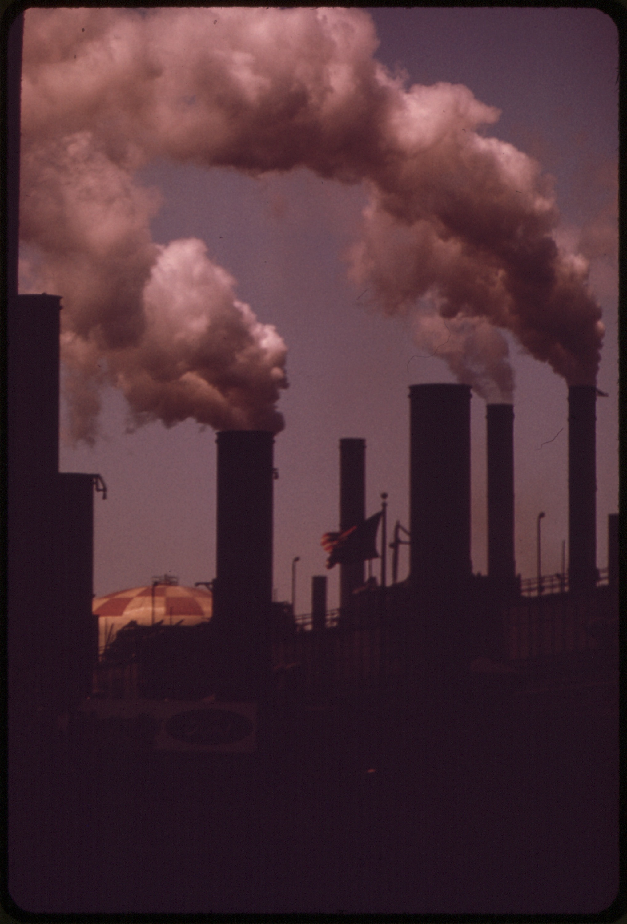 Rauchende Schornsteine, Cleveland 1973 - Quelle: WikiCommons, Details siehe Artikelende