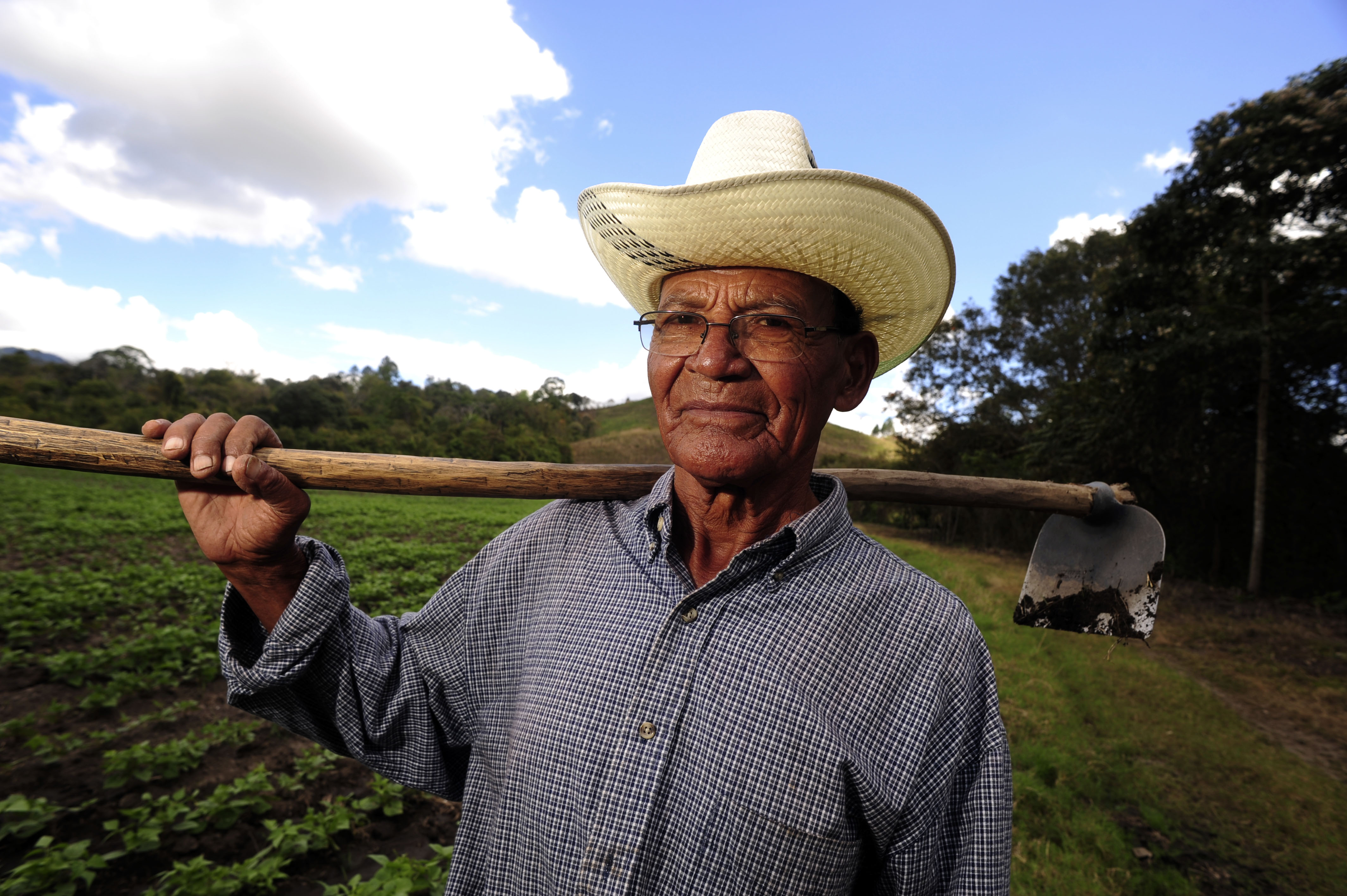 File:Farmer, Nicaragua.jpg - Wikimedia Commons