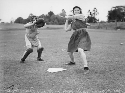 girls baseball pictures