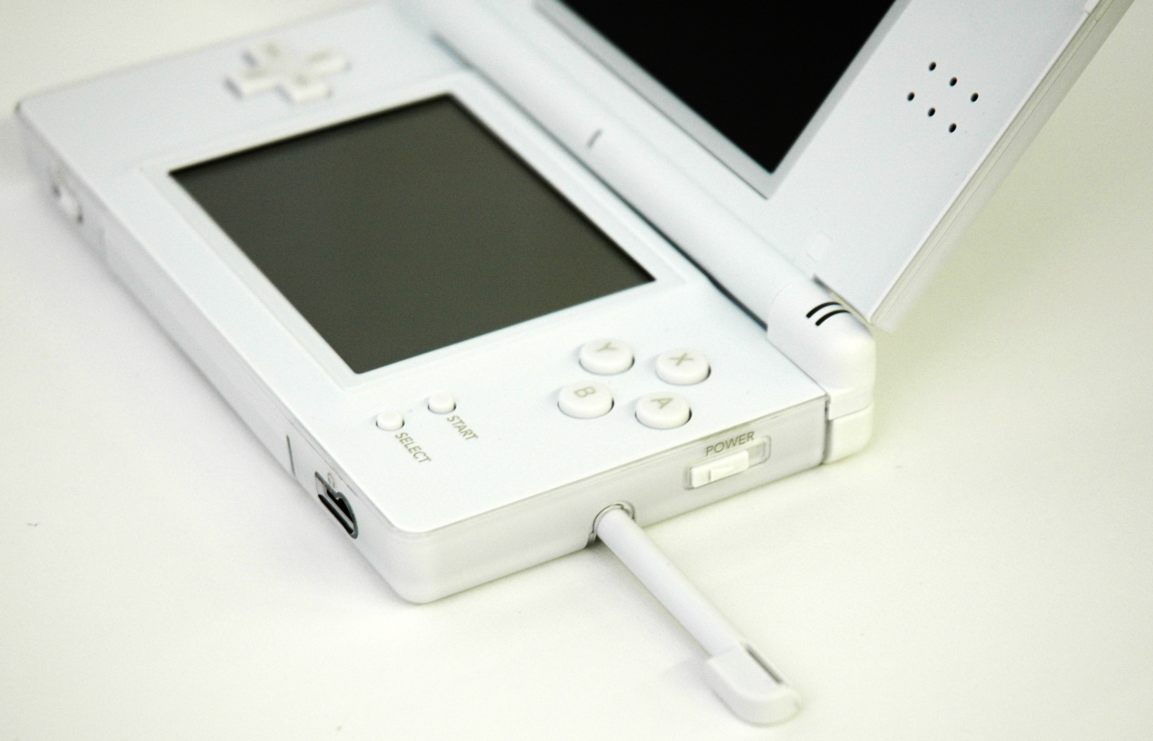 FileNintendo DS Lite (right side).jpg Wikipedia, the free encyclopedia