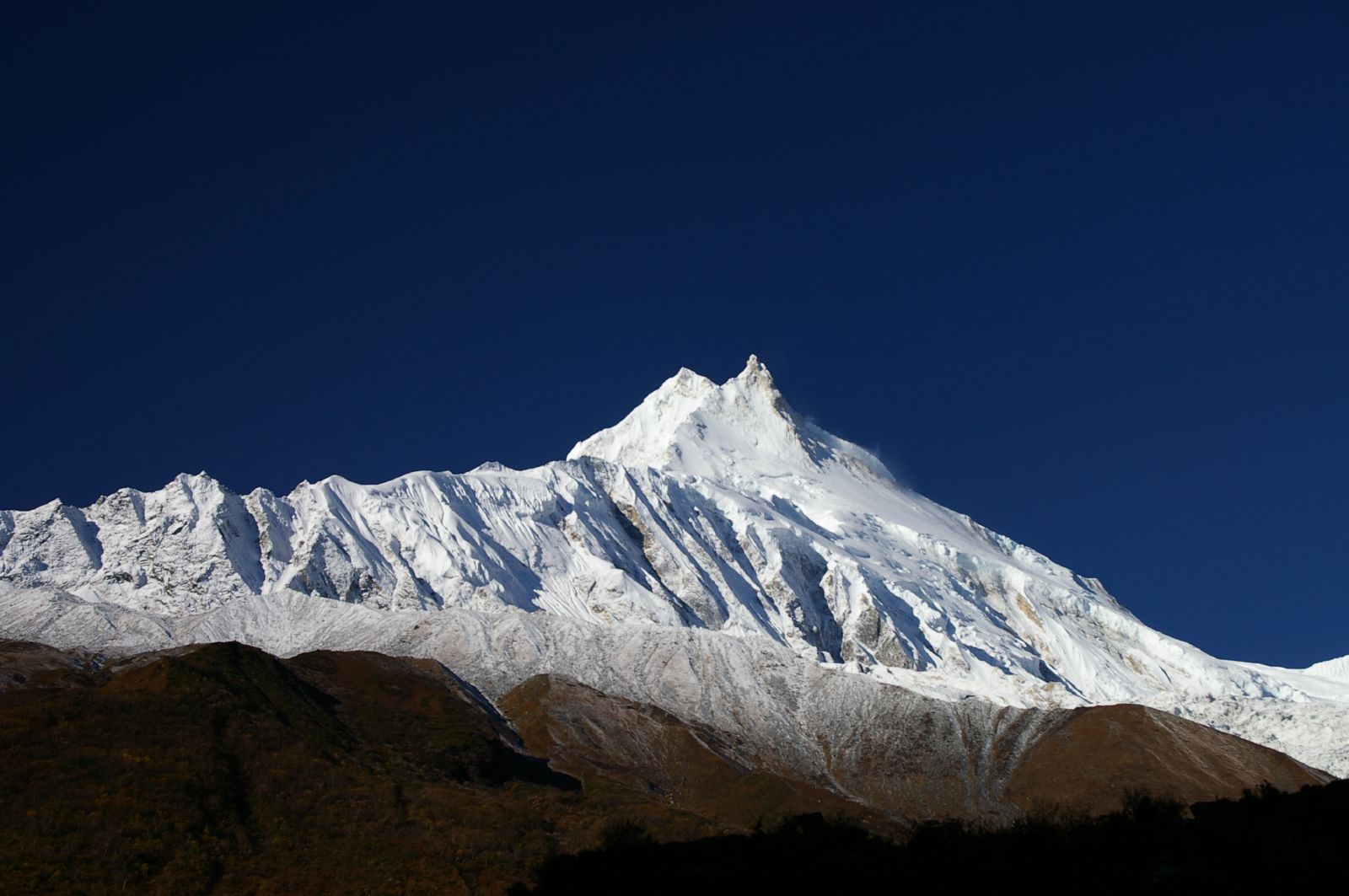 http://upload.wikimedia.org/wikipedia/commons/8/82/Manaslu,_from_base_camp_trip.jpg