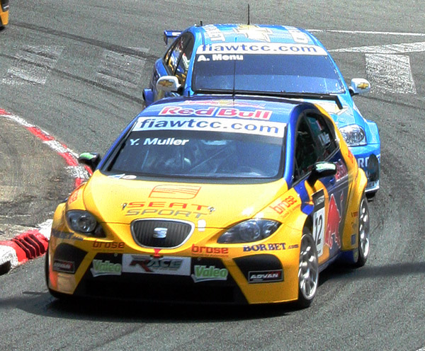 File:Yvan Muller SEAT Leon 2007 Pau.jpg