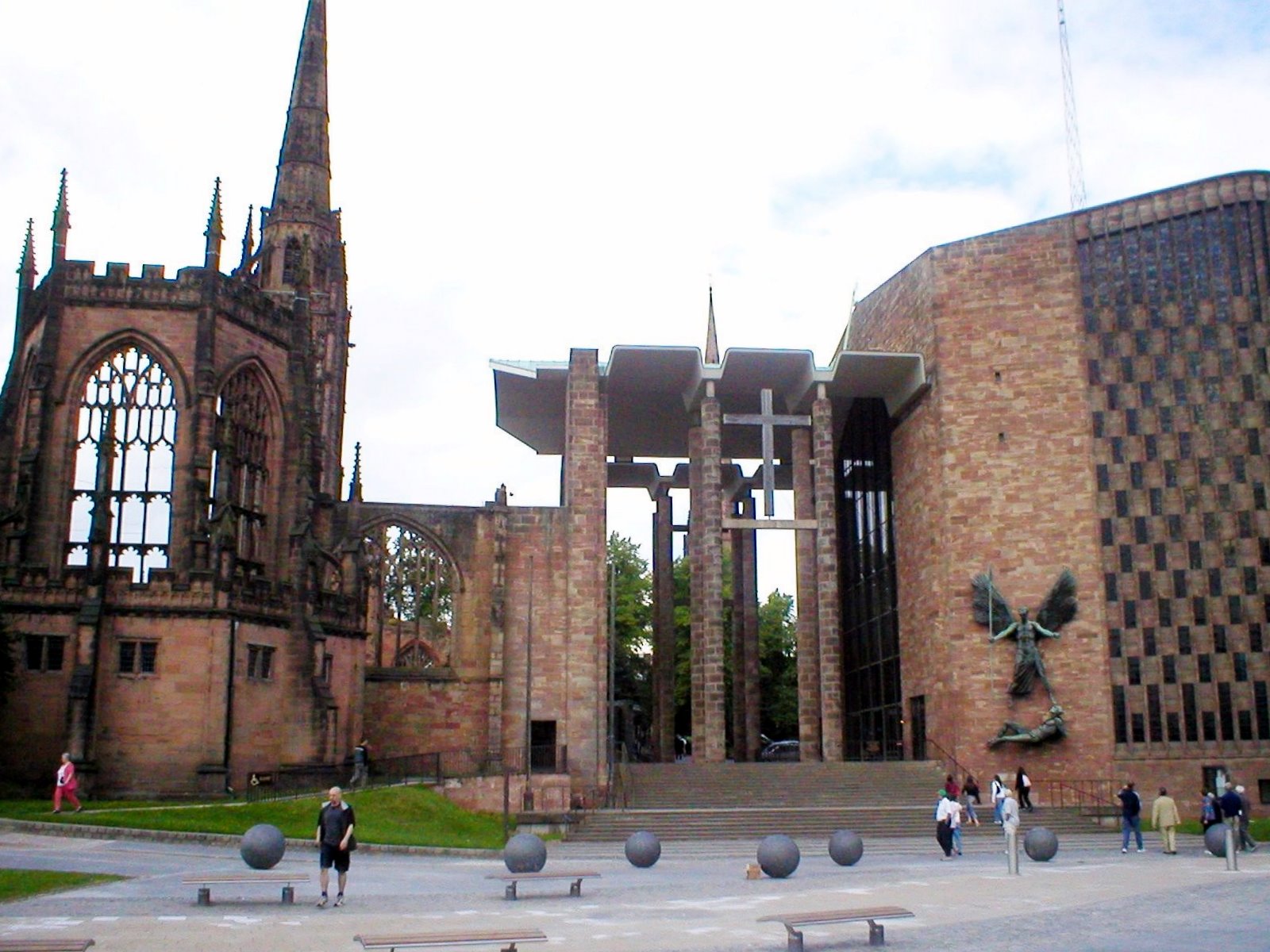 http://upload.wikimedia.org/wikipedia/commons/8/83/Coventry_cathedral.jpg
