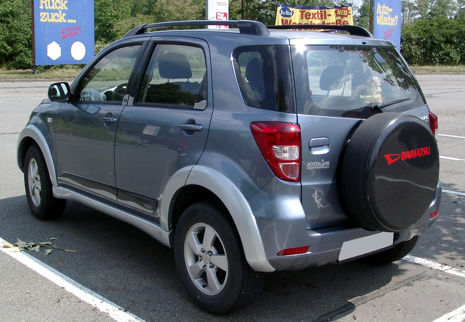 http://upload.wikimedia.org/wikipedia/commons/8/83/Daihatsu_Terios_rear_20080730.jpg