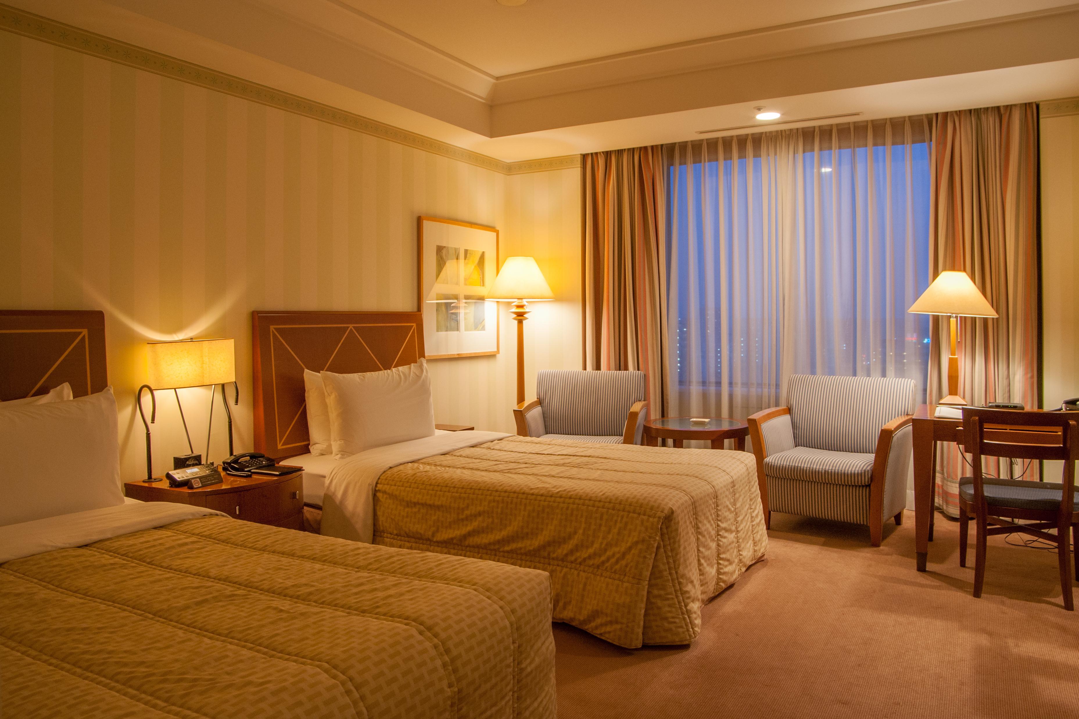 File:Imperial Hotel Osaka regular floor standard twin room 20120630-001 ...