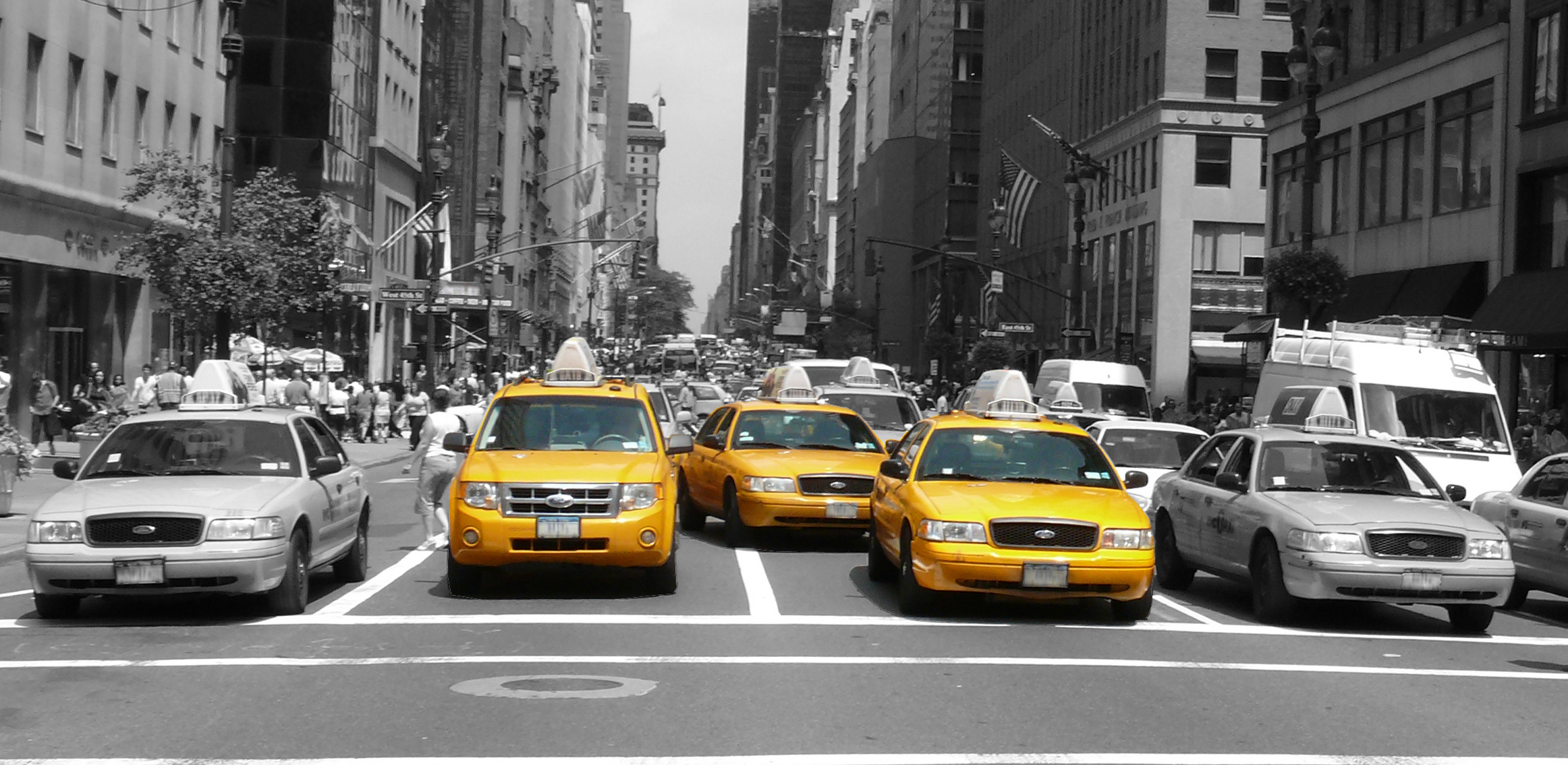 English: Yellow cabs on 5th Avenue at 44th Str...