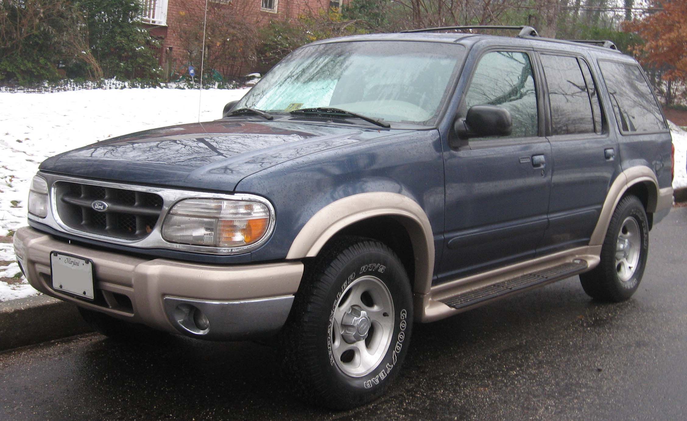 1999 Ford explorer eddie bauer v8 #9