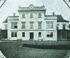 Severní průčelí nové části zámku Jehnice v roce 1899