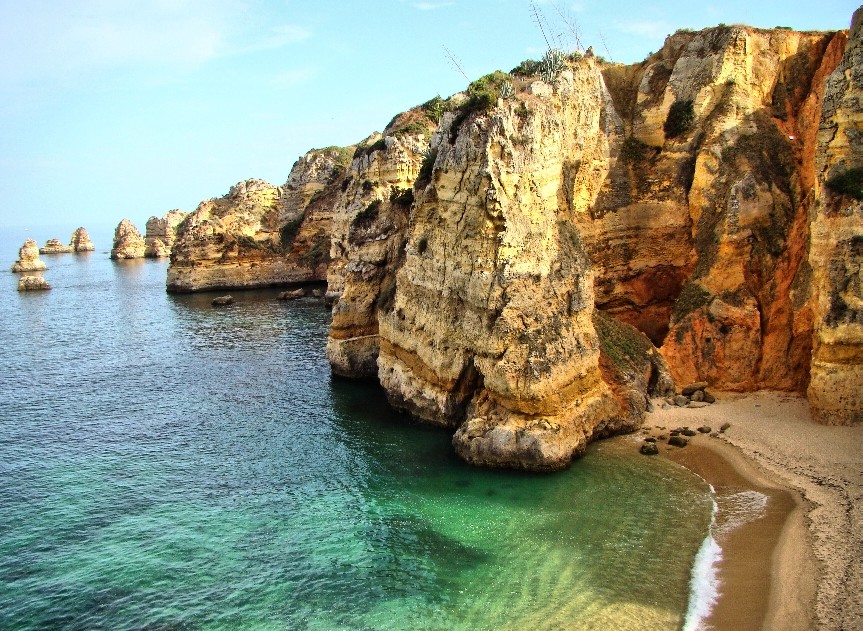 Viaje ReLaxante Dona_Ana_Beach_-_Lagos,_Portugal