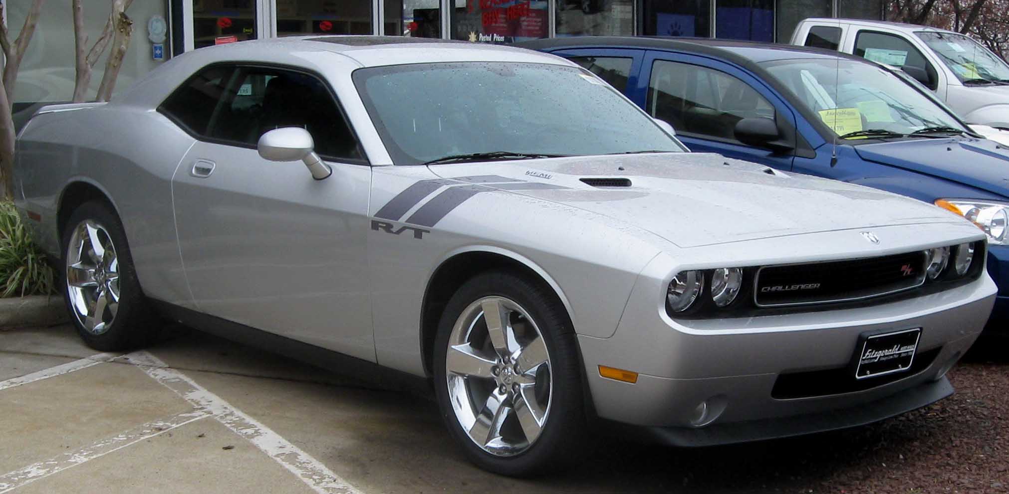 2009_Dodge_Challenger_RT.jpg