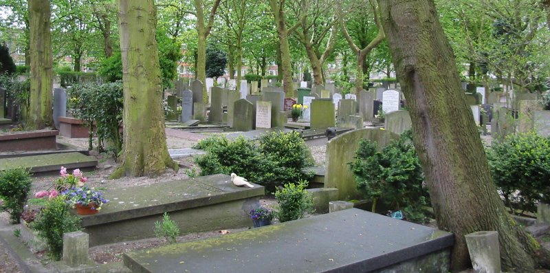 Bestand:Begraafplaats Oud Eik en Duinen, Den Haag, april 2004.JPG
