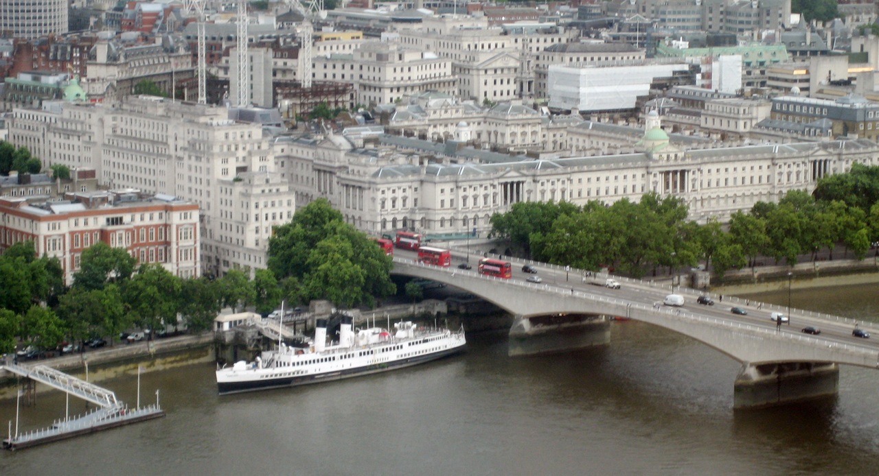 Somerset_House_and_Waterloo_Bridge,_London.jpg