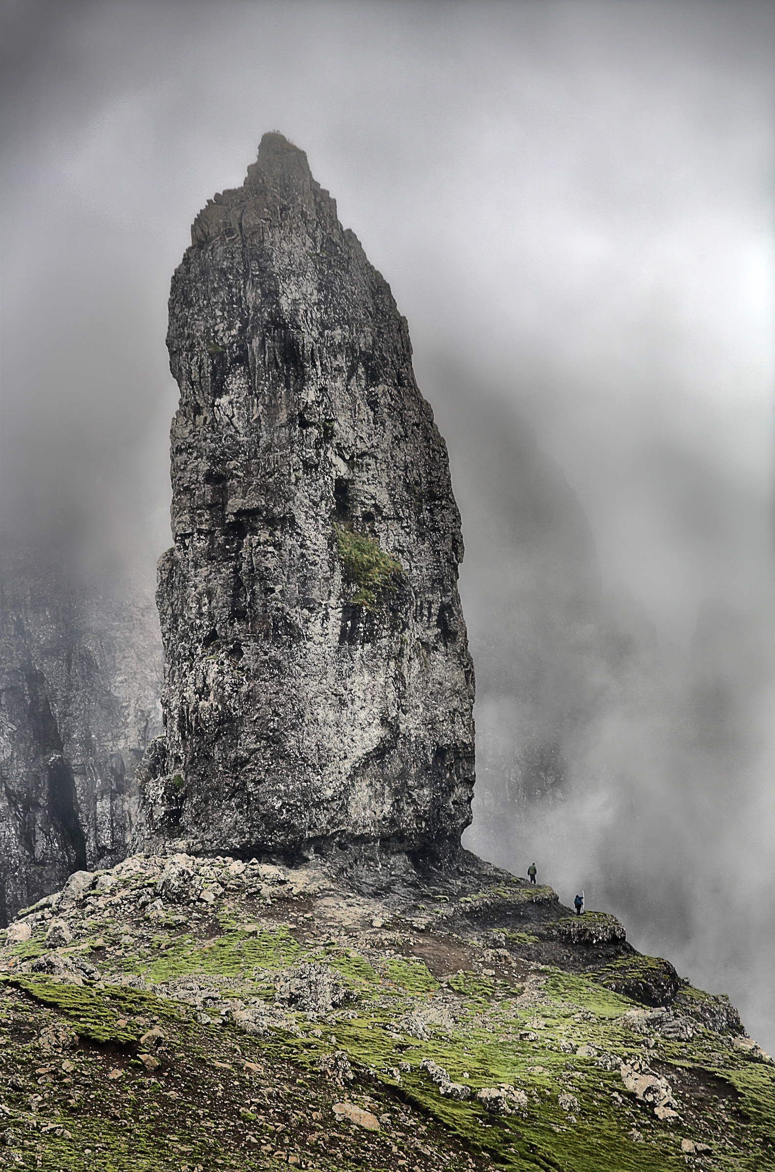 Logbuch der "Phoenix" - Seite 8 The_Old_Man_of_Storr,_Skye