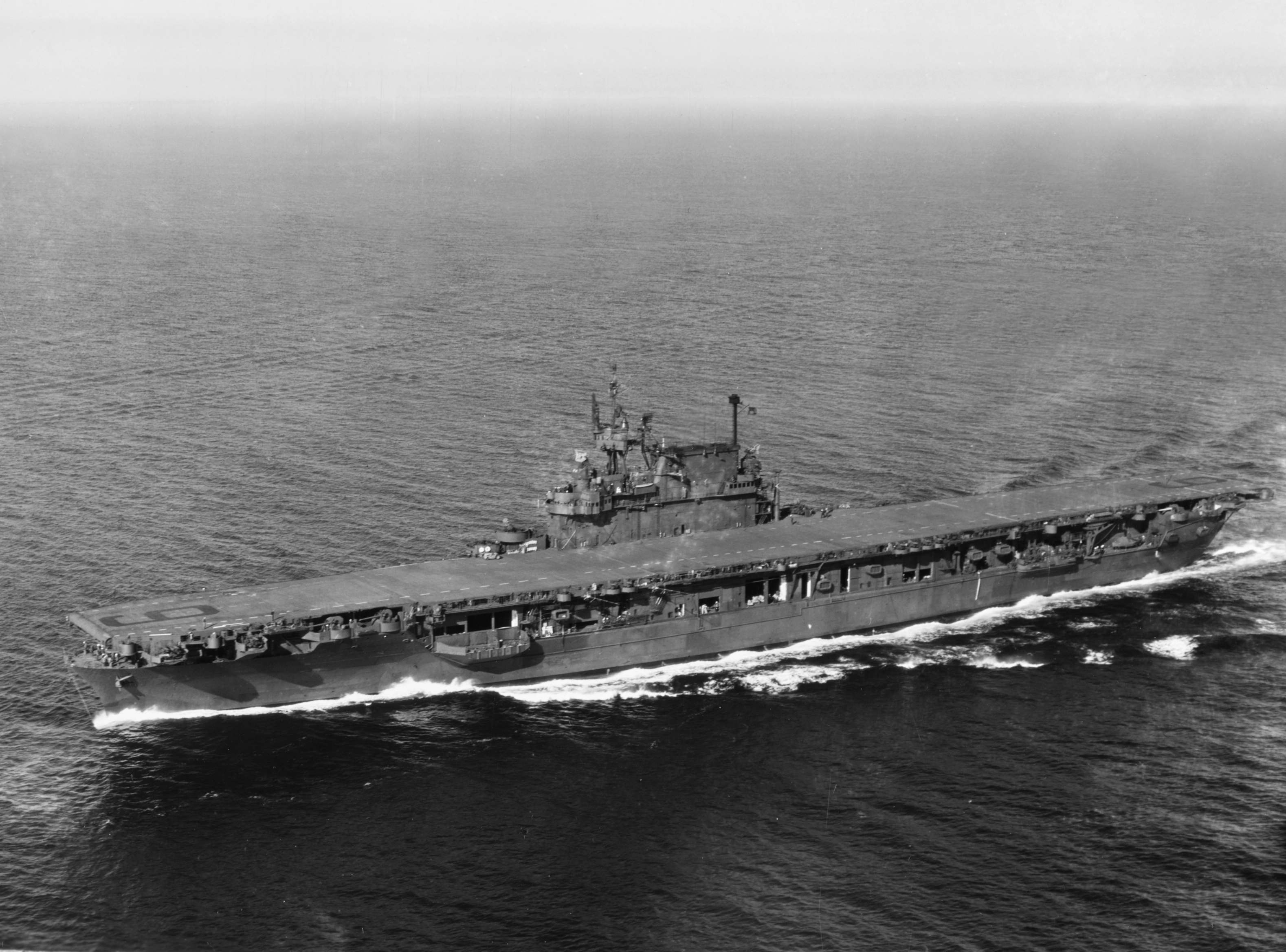 http://upload.wikimedia.org/wikipedia/commons/8/87/USS_Enterprise_%28CV-6%29_in_Puget_Sound%2C_September_1945.jpg