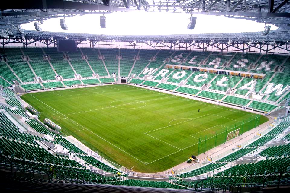 http://upload.wikimedia.org/wikipedia/commons/8/88/Stadion_Wroclaw_2011-11-18.jpg