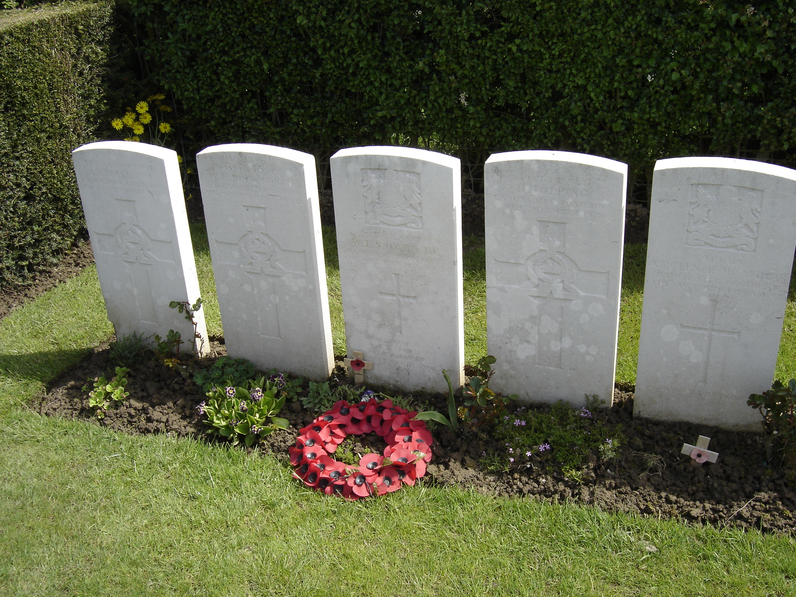 Wilfred Owen Grave 