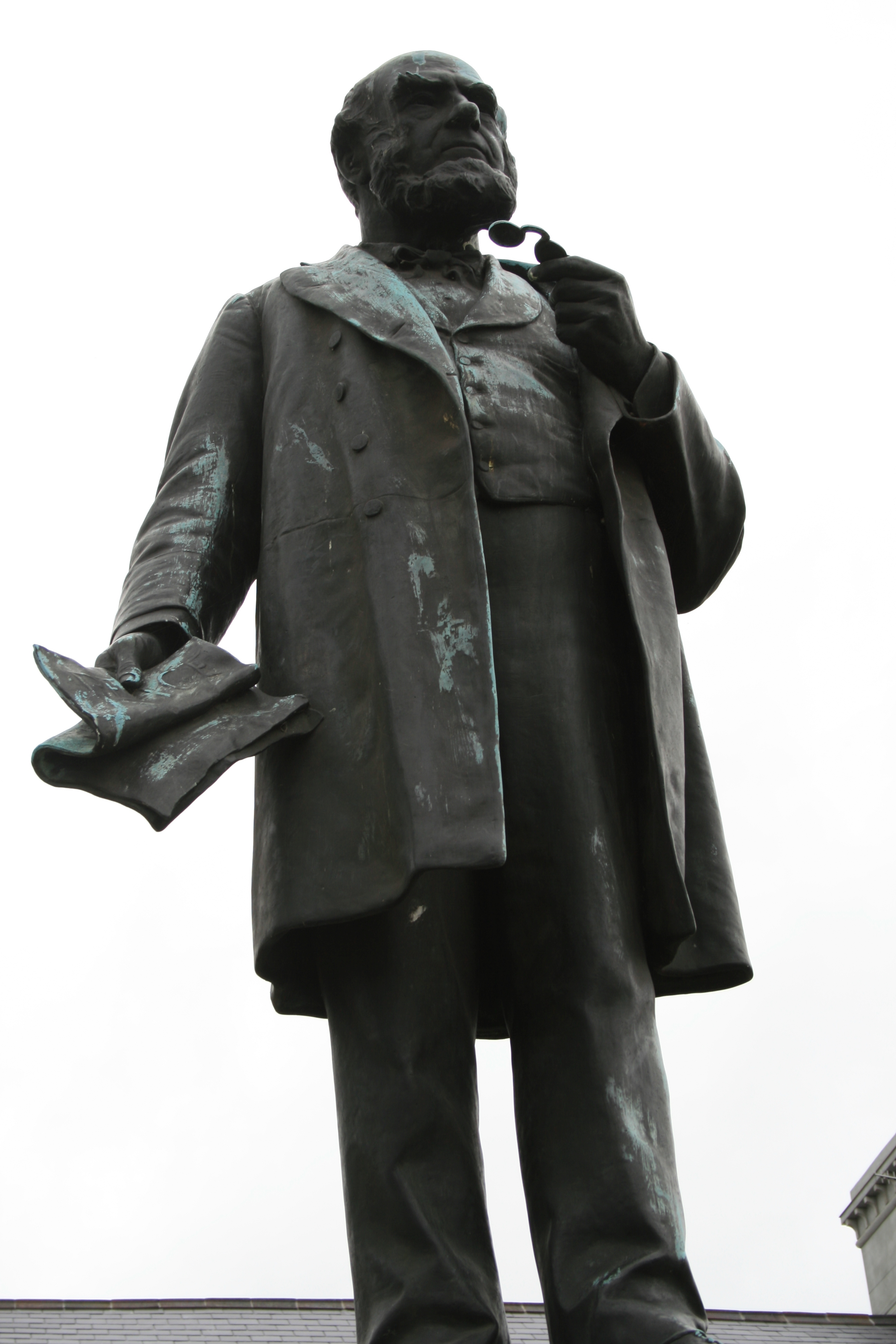 Henry Richard monument