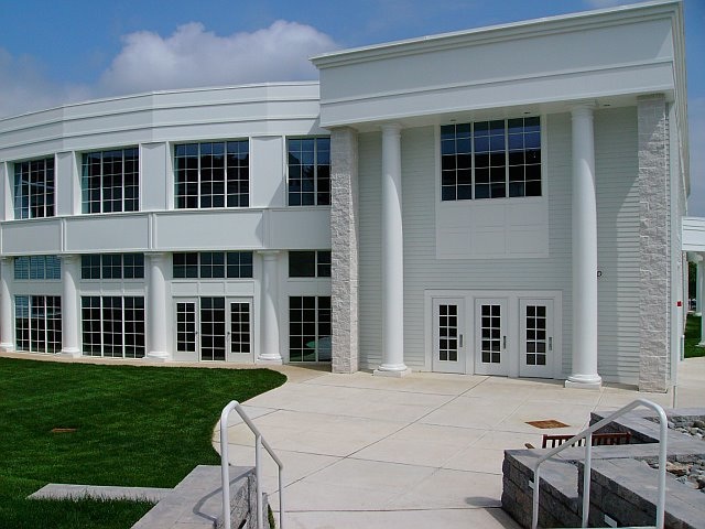 File:Morristown-Beard School Founders hall.