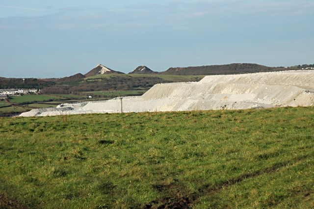 Waste_Tips_and_Pasture_-_geograph.org.uk_-_432176.jpg