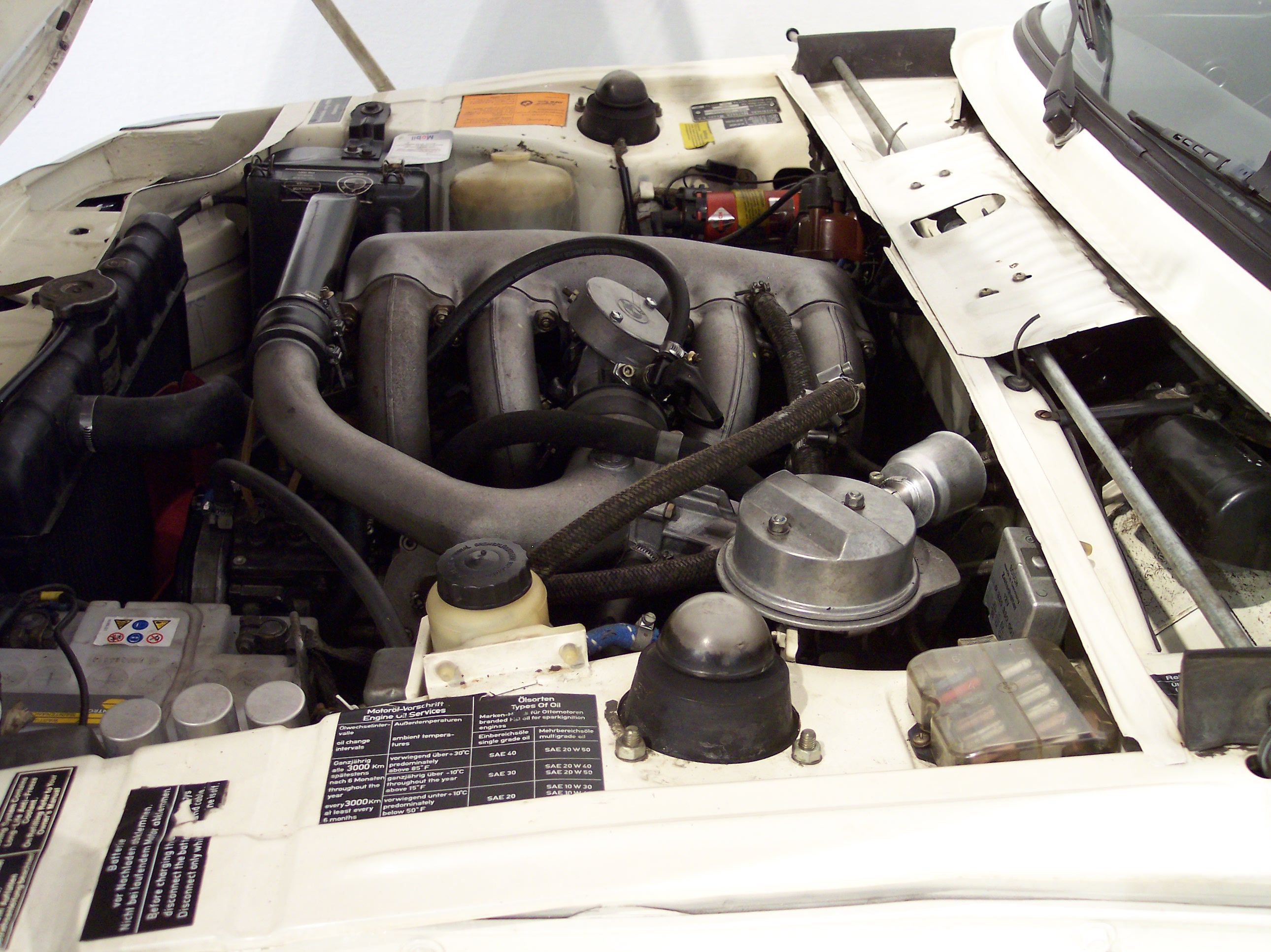 BMW_2002_turbo_engine_TCE.jpg