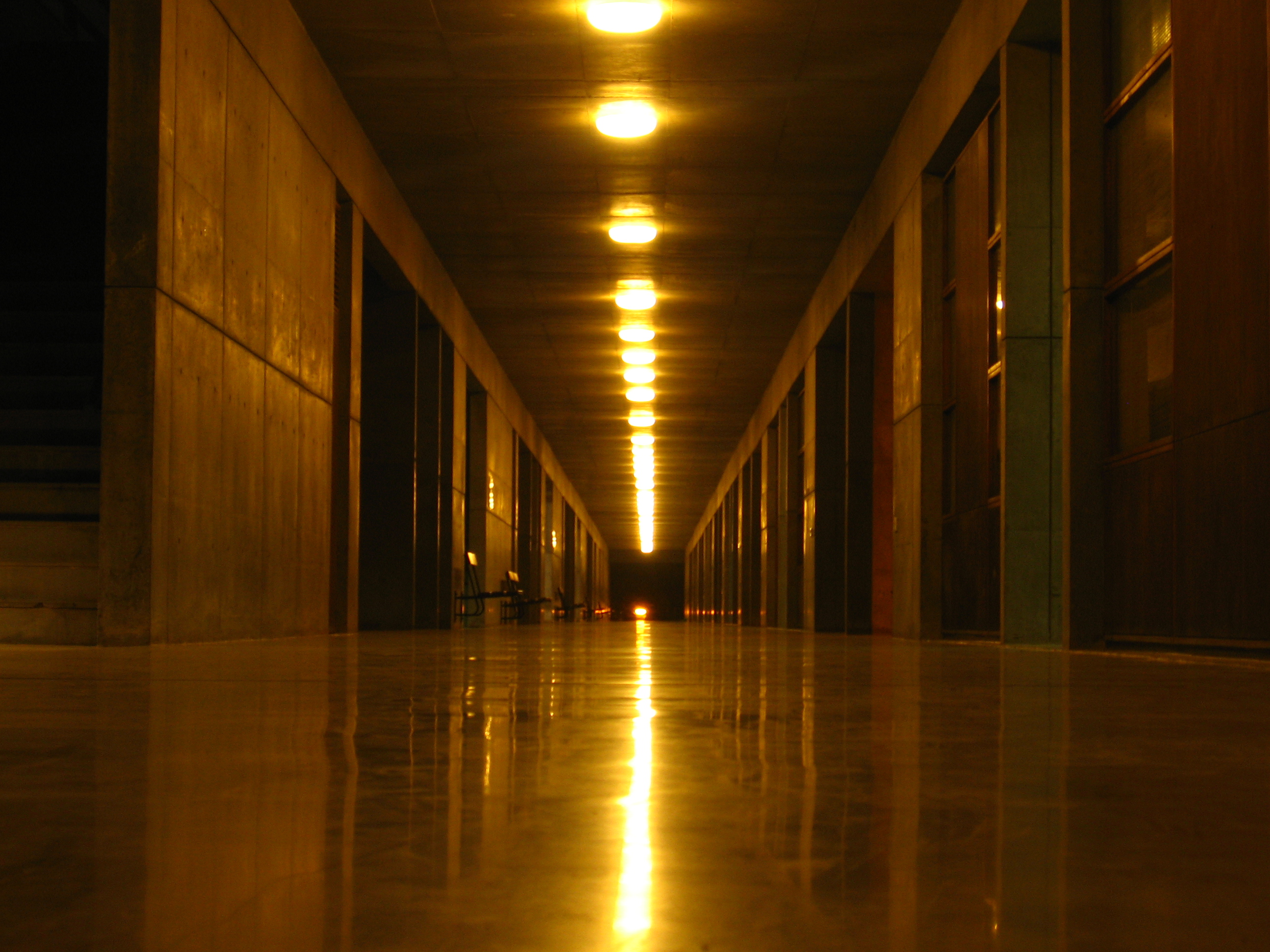 File:Corridor+in+new+campus+classroom+blo