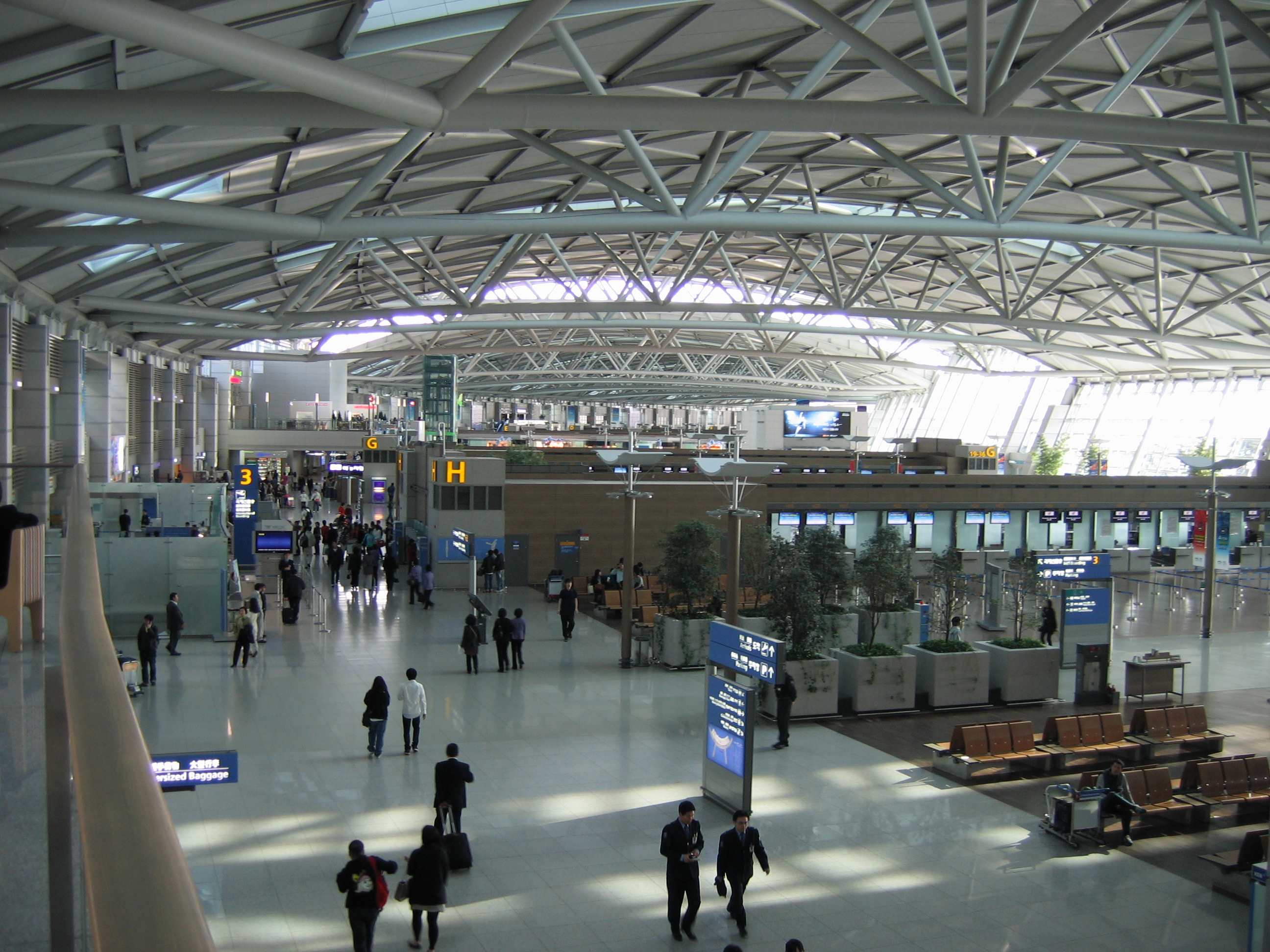 File:Incheon International Airport departures.jpg - Wikimedia Commons