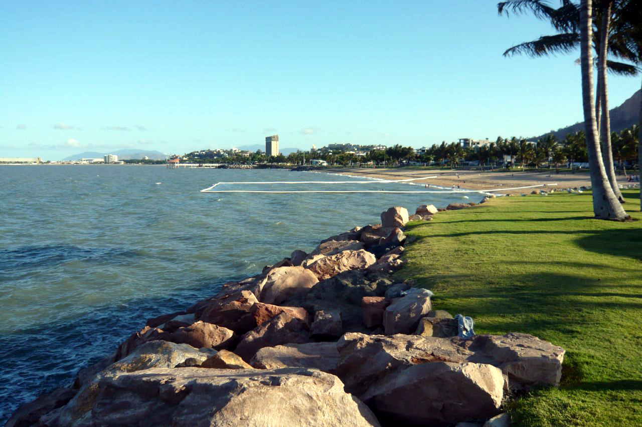 كينزلاند:تاونفيل / Queensland : Townsville Townsville,_Queensland_-_Beach