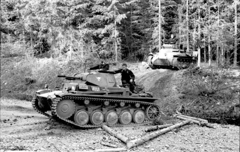 Газета "Легион" Выпуск 7 от 27.02.2012 Bundesarchiv_Bild_101I-382-0248-33A,_Im_Westen,_Panzer_II_und_Panzer_I