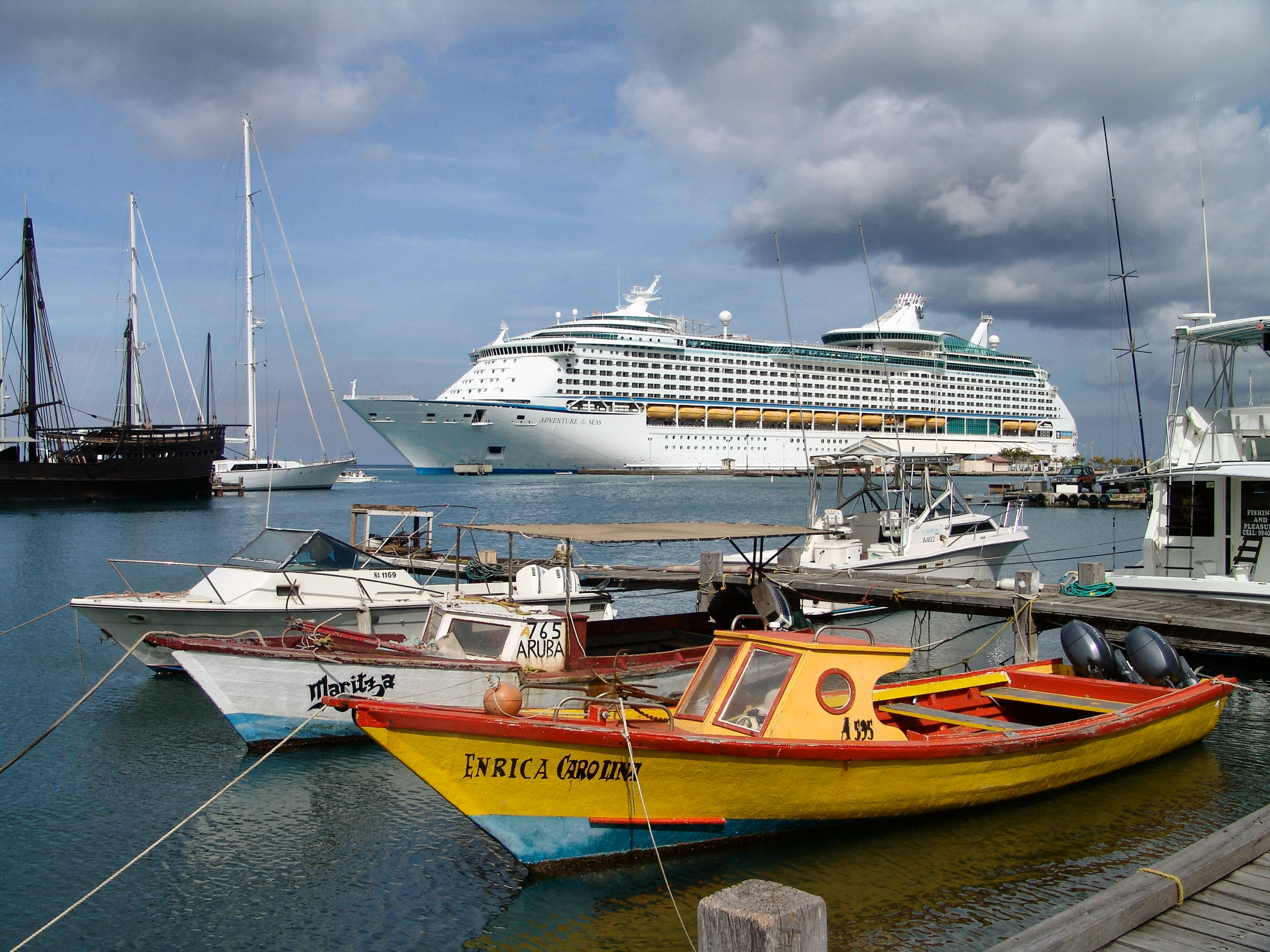 Description Caribbean fishing boats.jpg