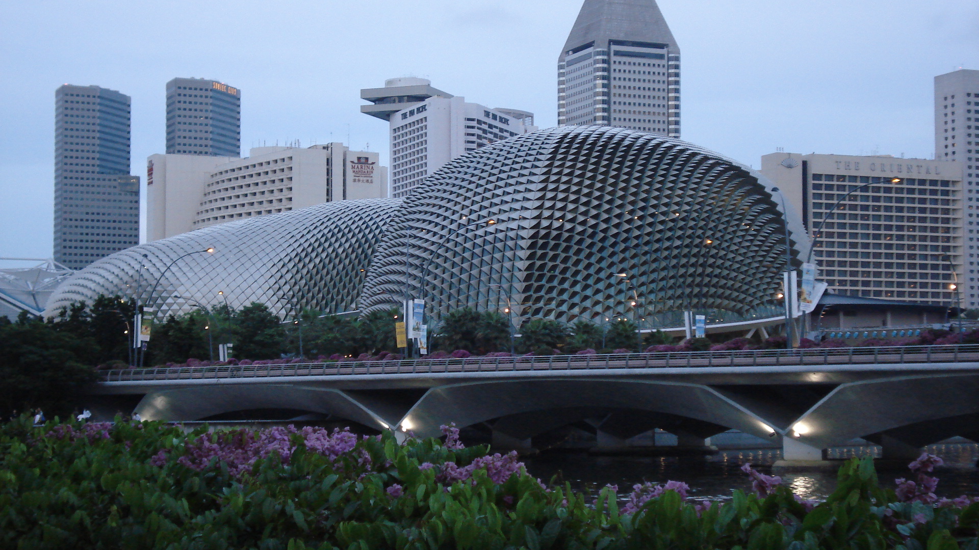 File:Singapore - Merlion Park-Esplanade-Marina Square.jpg ...