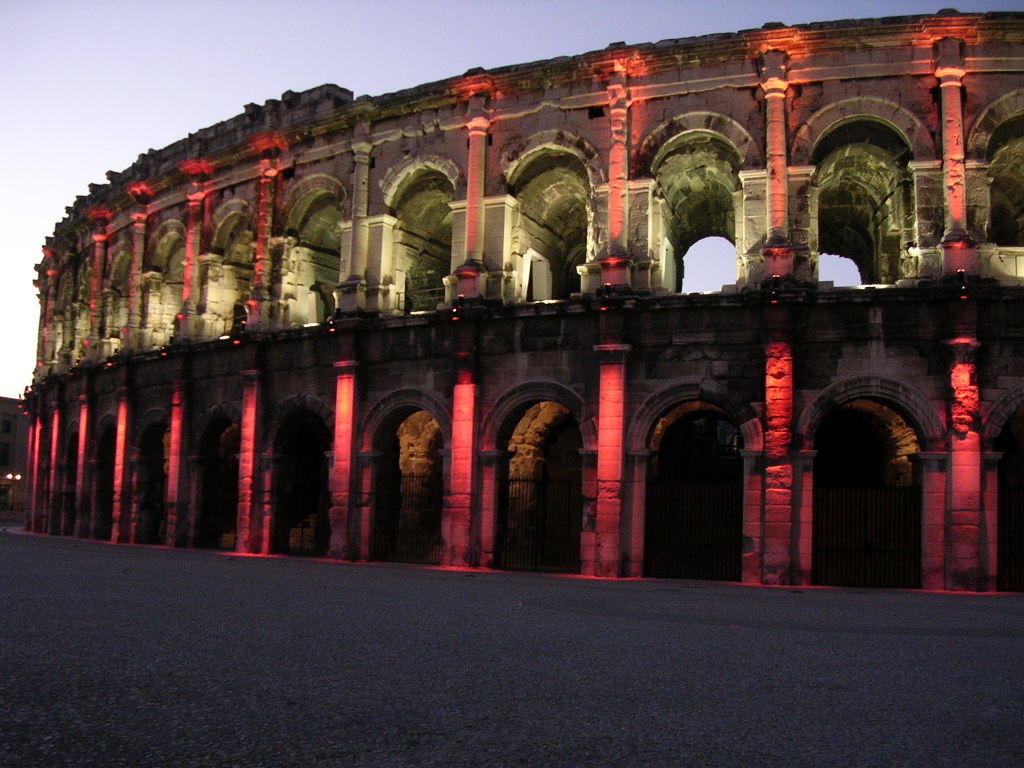 Nimes Arenes 25 000 Anciens Stades