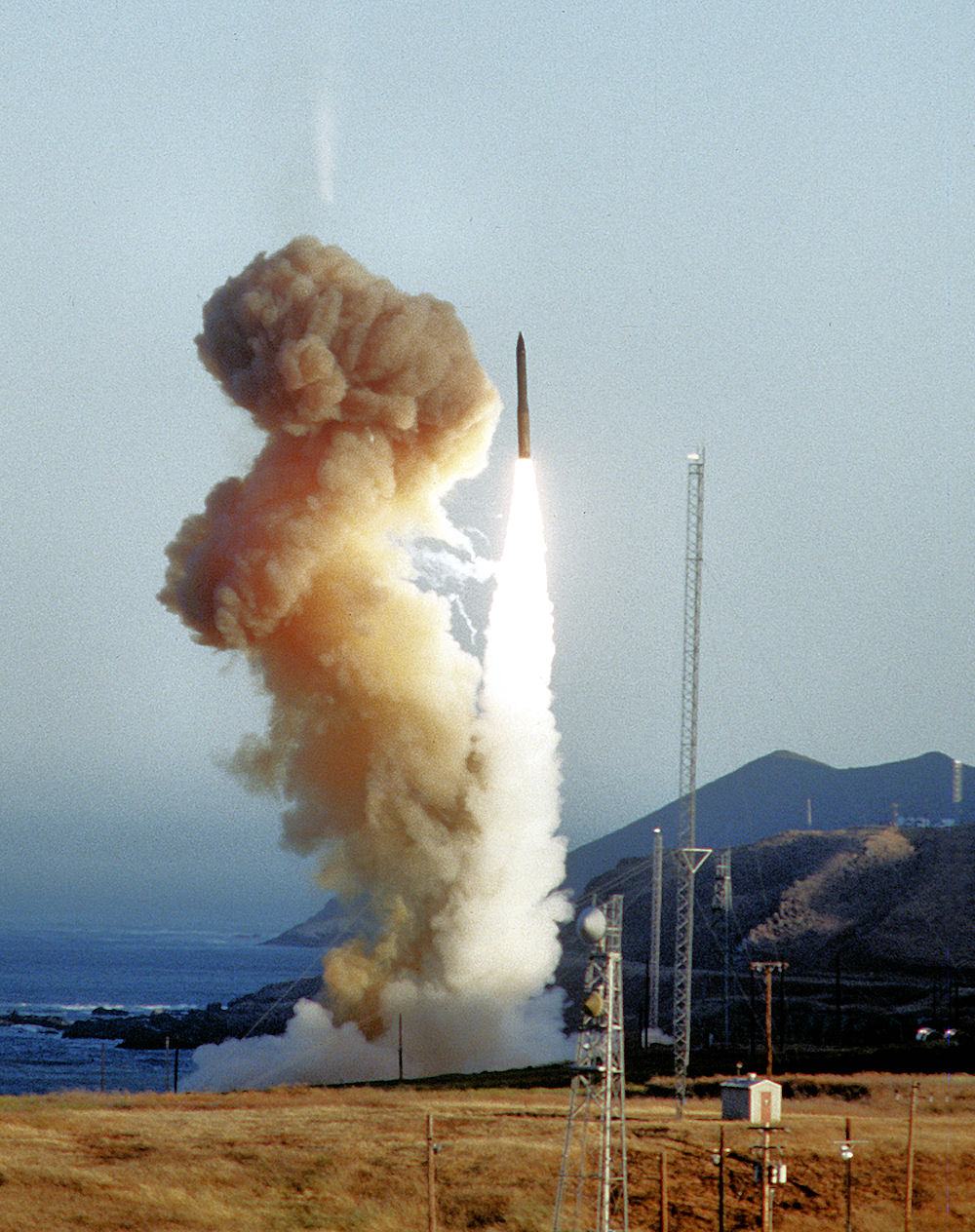 http://upload.wikimedia.org/wikipedia/commons/9/90/MinutemanIII-test-launch.jpg