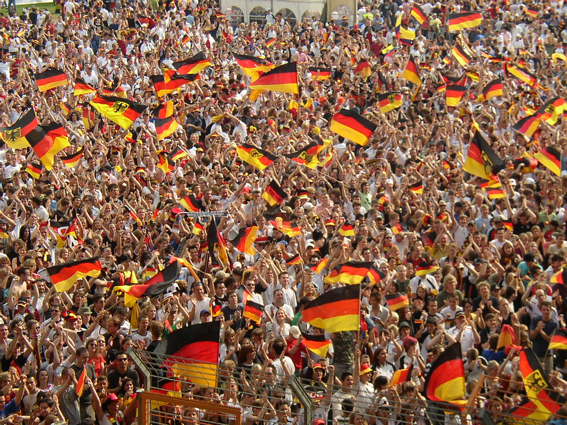 World_Cup_2006_German_fans_at_Bochum.jpg