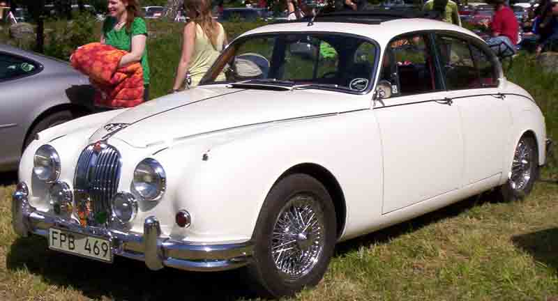  Jaguar Mark II 34Litre Saloon 1966jpg 