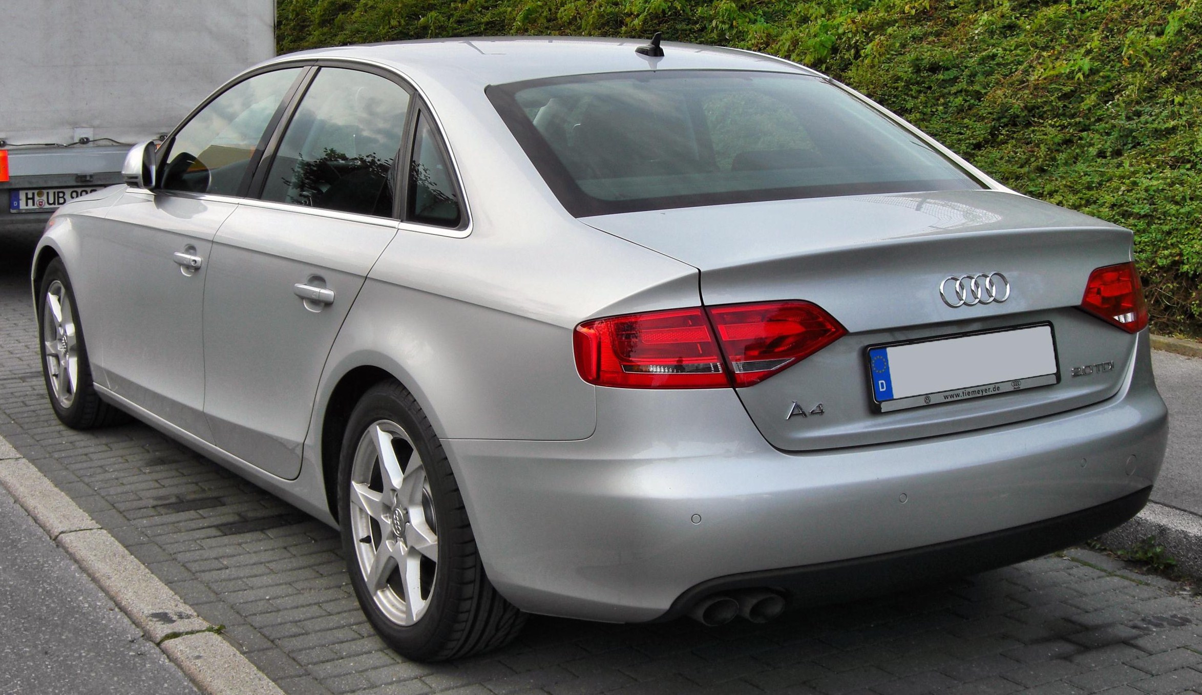 ファイル:Audi A4 B8 2.0 TDI