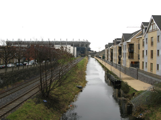 The_Royal_Canal_at_Drumcondra_Road_Lower%2C_Dublin%2C_Ireland_-_geograph.org.uk_-_333860.jpg