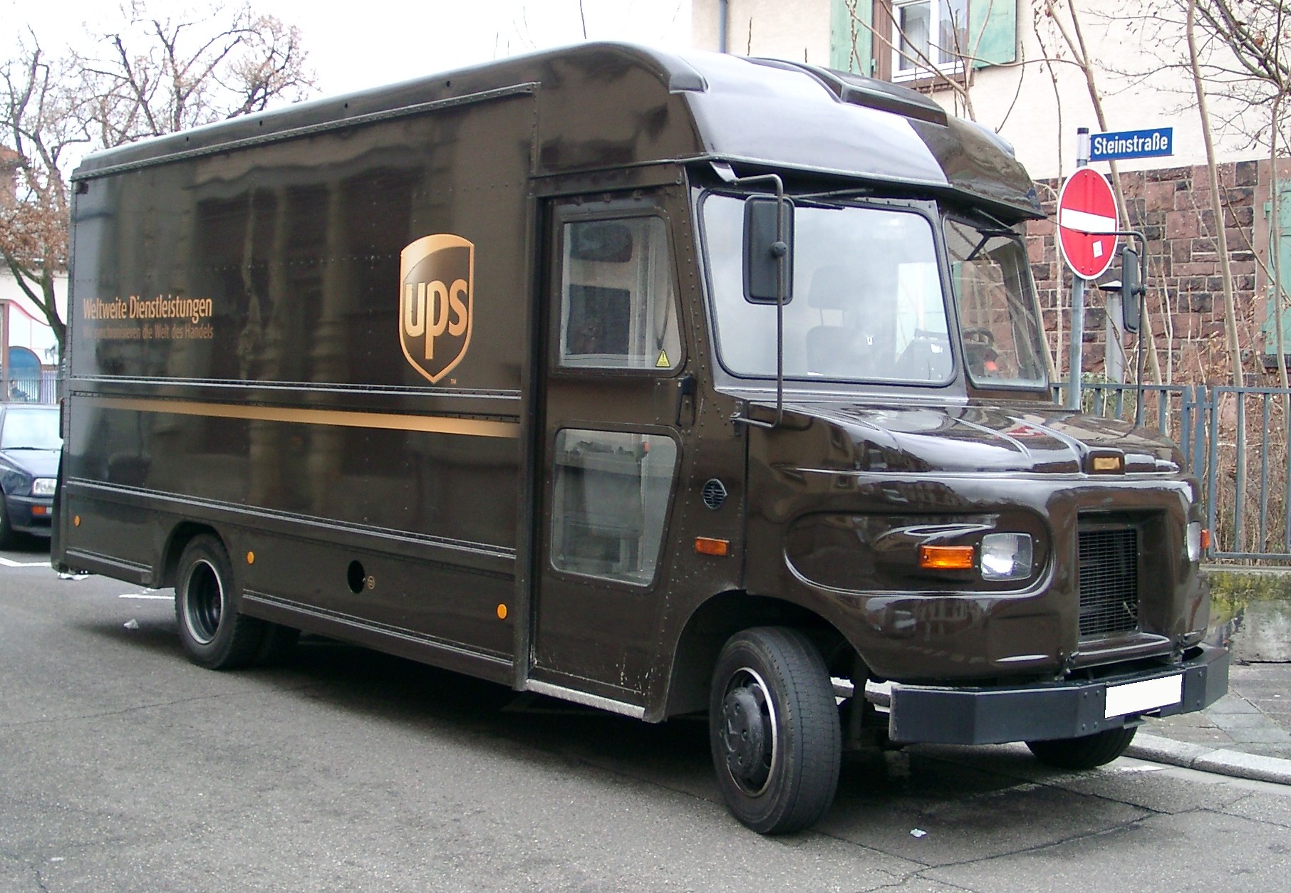 File:UPS Truck front 20080118.jpg - Wikimedia Commons