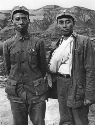 1939_Liu_Shaoqi_and_Zhou_Enlai.jpg