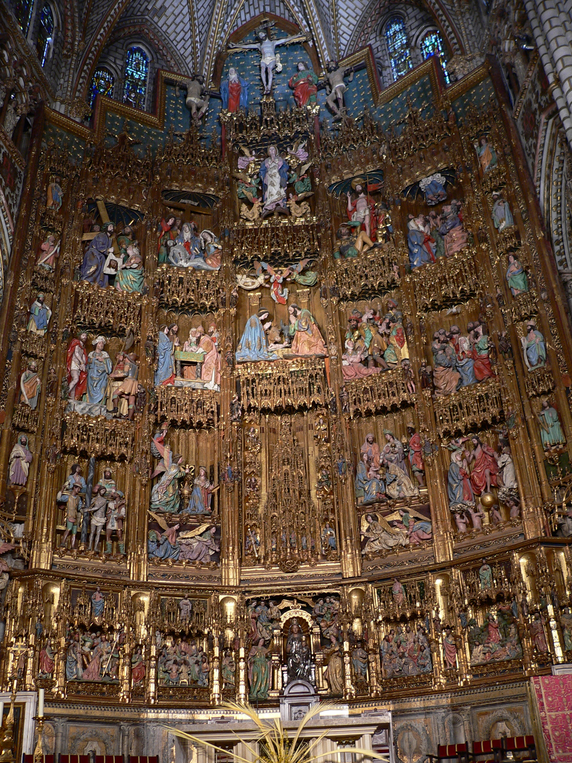 http://upload.wikimedia.org/wikipedia/commons/9/94/Catedral_de_Toledo.Altar_Mayor.JPG