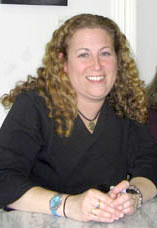 Jodi Picoult at a 2007 book signing for Ninete...