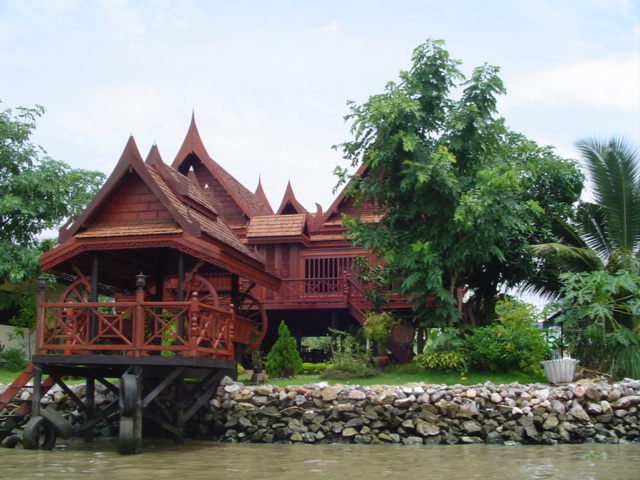 http://upload.wikimedia.org/wikipedia/commons/9/94/Thai_house.jpg