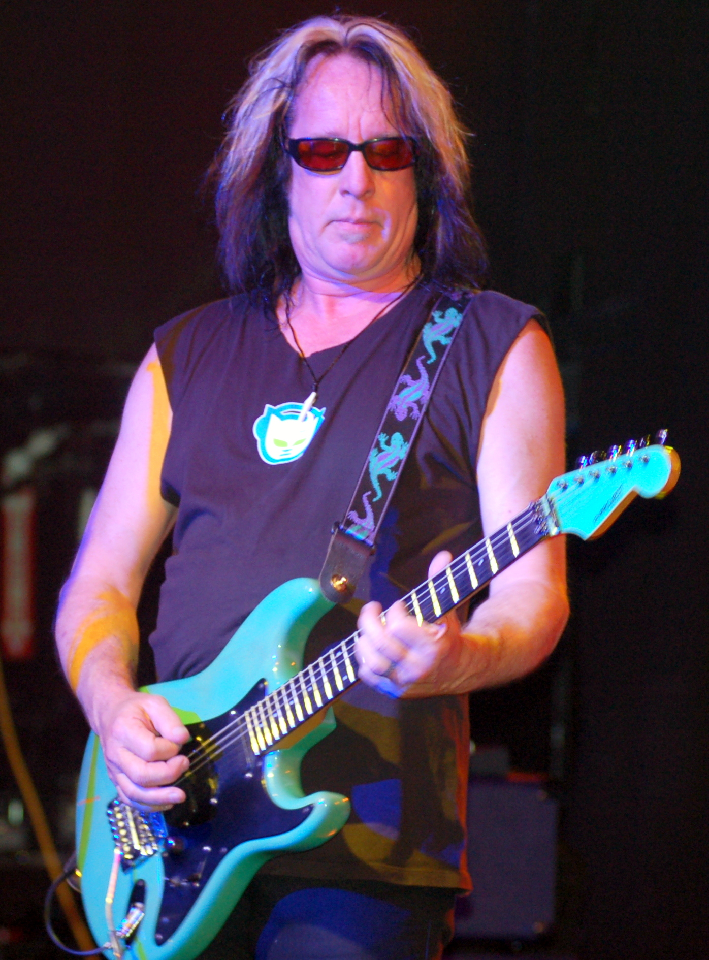 Todd_Rundgren_at_Revolution_Live_(cropped).jpg