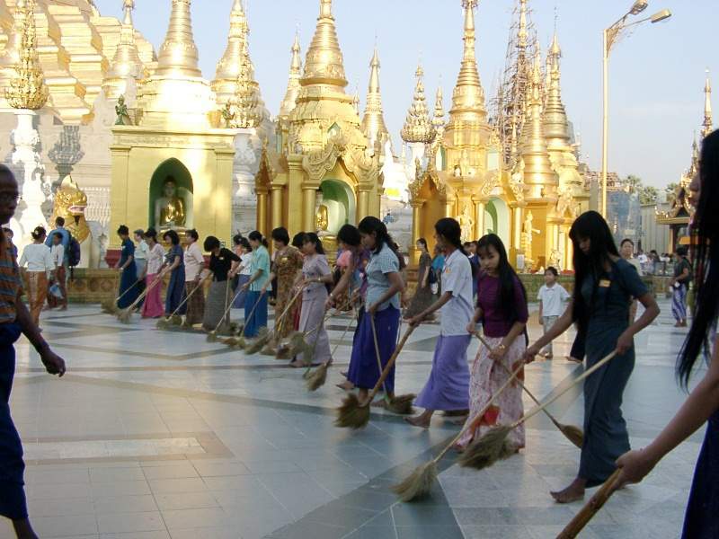 File:Burma Rangun Shwedagon Pagode 200302160384.JPG